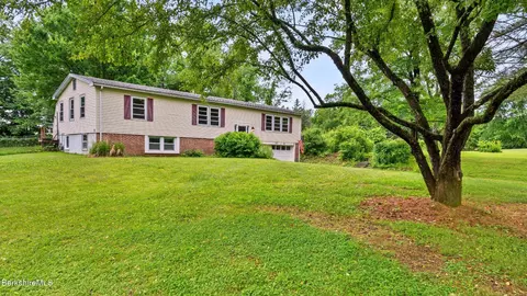 22 Delafield Dr, Lenox, MA 01240
