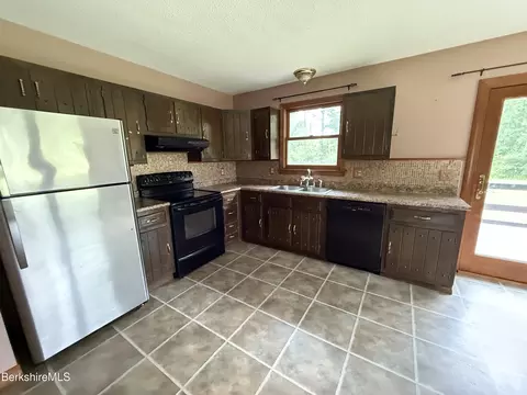 153 Dugway Rd, Lenox, MA 01240 photo 12