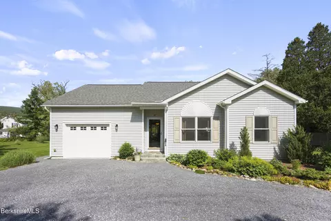 22 Luce Rd, Williamstown, MA 01267