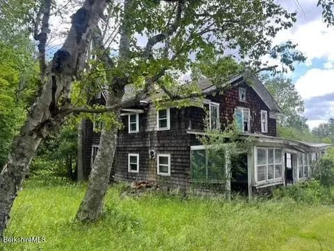 477 Mohawk Trl, Drury, MA 01343