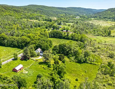 28 Main Rd, Tyringham, MA 01264