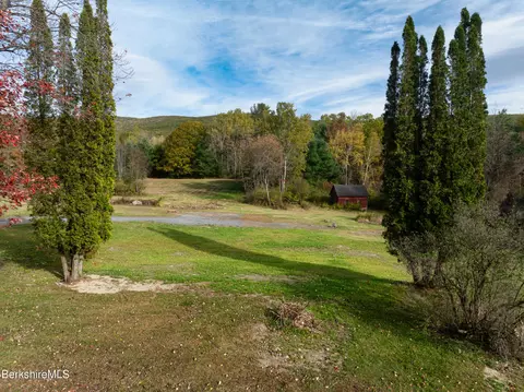 462 Henderson Rd, Williamstown, MA 01267