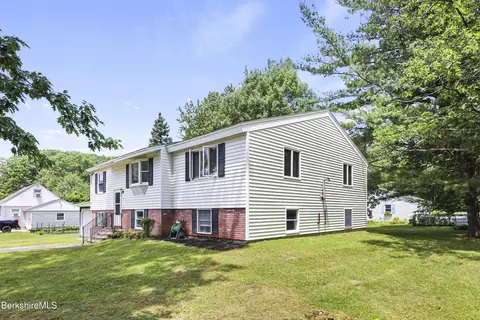 7 Grant St, Pittsfield, MA 01201