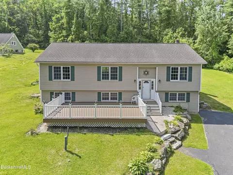 970 Cape St, Lee, MA 01238