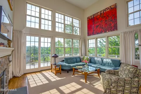 11 Blossom Hl #11, Lenox, MA 01240