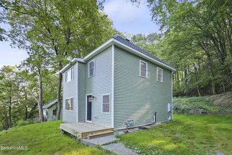 20 Barlow Ave, North Adams, MA 01247