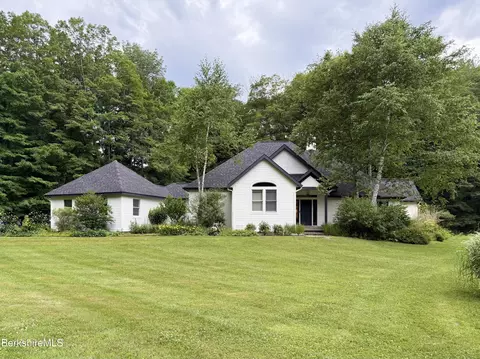 26 N Egremont Rd, Great Barrington, MA 01230