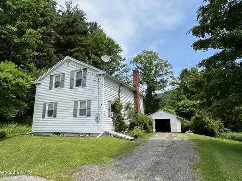 19 Great Barrington Rd, West Stockbridge, MA 01266