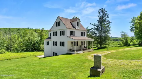4 West St, Mount Washington, MA 01258