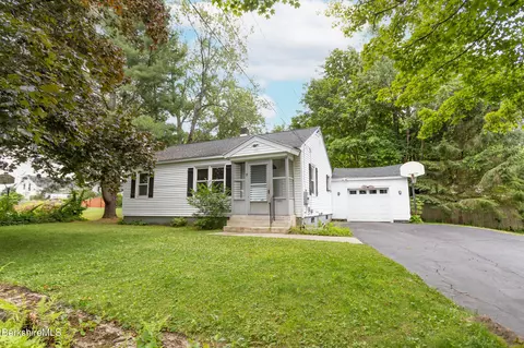 35 Beverly St, Dalton, MA 01226