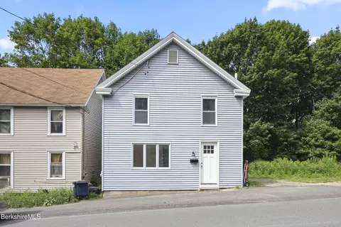 102 Pontoosuc Ave, Pittsfield, MA 01201