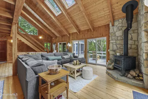 112 Silver St, Lanesborough, MA 01237