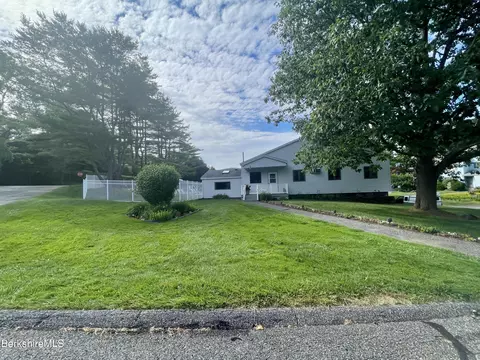 Exterior - 2 Rolling Hill Build 2 -- UNIT 5, Lenox, MA 01240 photo 4 of 6