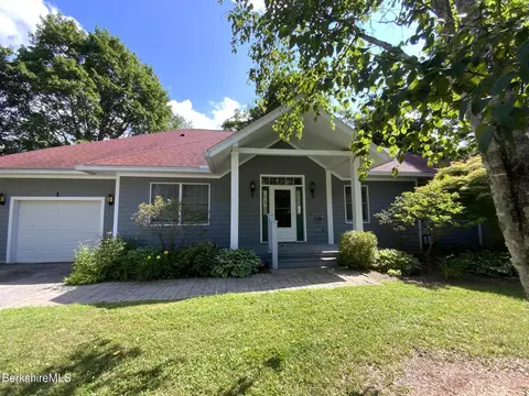 11 Prospect Hill Rd #1, Stockbridge, MA 01262