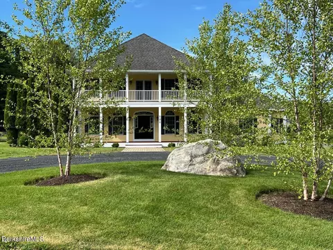 121 E Dugway Rd, Lenox, MA 01240