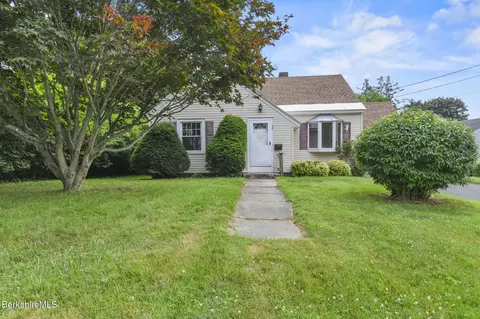 32 Kensington Ave, Pittsfield, MA 01201