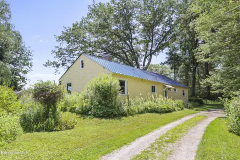 11 Squanto Rd, Lanesborough, MA 01237