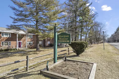 3 Morgan Mnr # -8, Lenox, MA 01240