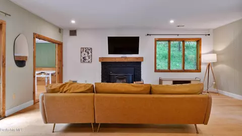 638 Fog Hill Rd, Austerlitz, NY 12017 photo 6