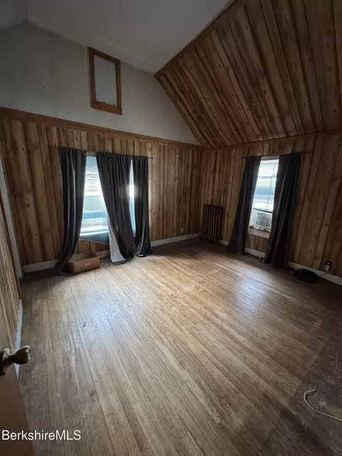 Bedroom - 118 Danforth Ave, Pittsfield, MA 01201 photo 2 of 3