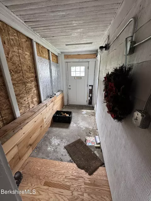 Exterior - 118 Danforth Ave, Pittsfield, MA 01201 photo 1 of 7