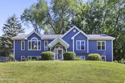 1000 Simonds Rd, Williamstown, MA 01267