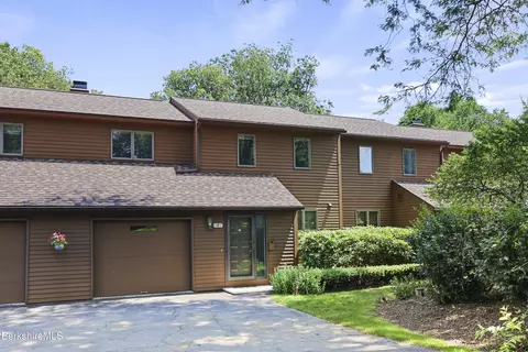 7 Cynthia Ln #7, Pittsfield, MA 01201