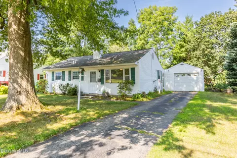 11 Bushey Rd, Pittsfield, MA 01201
