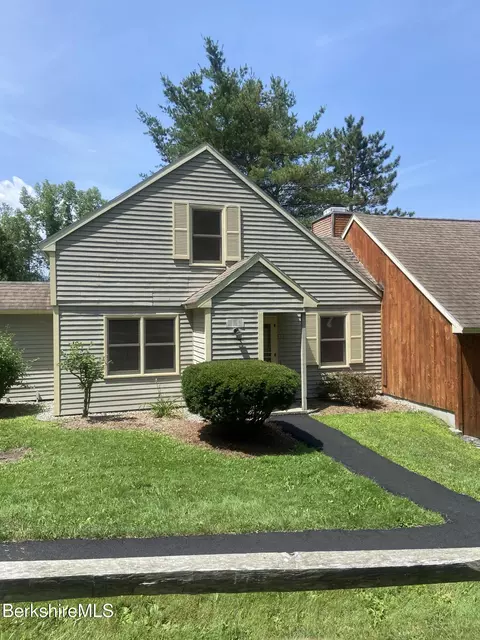 11 Corey Rd, Hancock, MA 01237