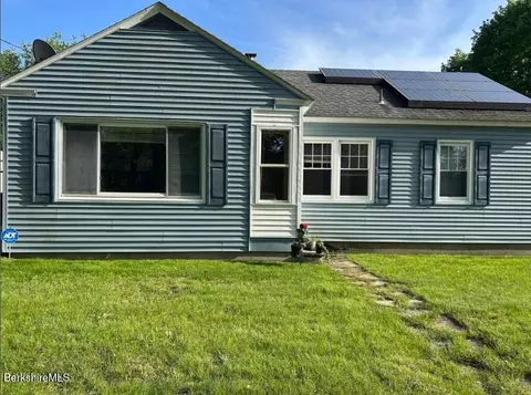 32 Farnsworth Ter, Pittsfield, MA 01201