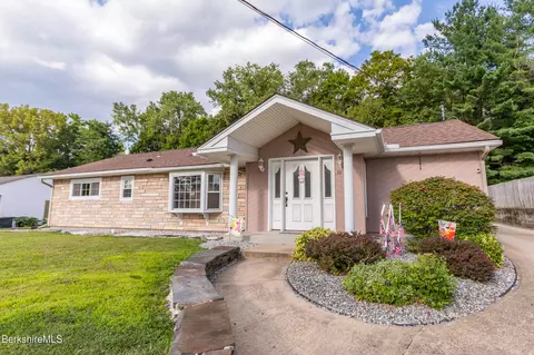 36 Edgemere Rd, Dalton, MA 01226