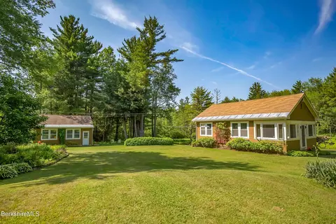 51 West St, Sandisfield, MA 01255