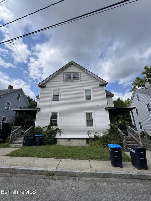 25-27 Root Pl, Pittsfield, MA 01201