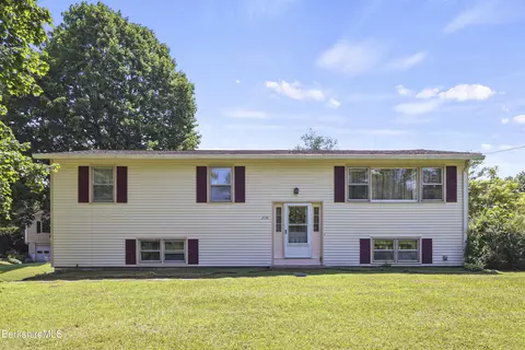 220 Theresa Ter, Lee, MA 01238