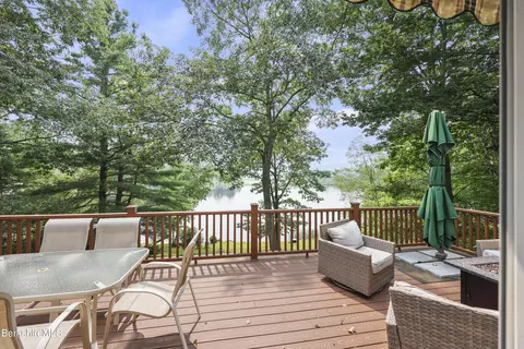 15 Grove Ave, Lanesborough, MA 01237