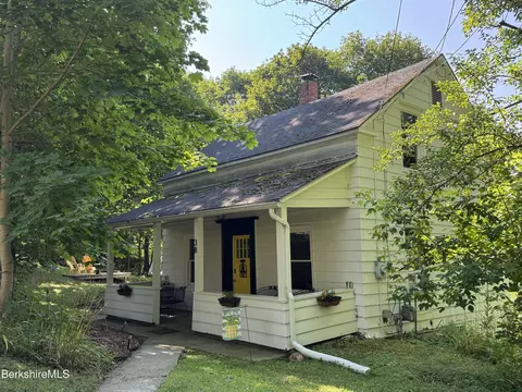 38 Wesleyan St, North Adams, MA 01247