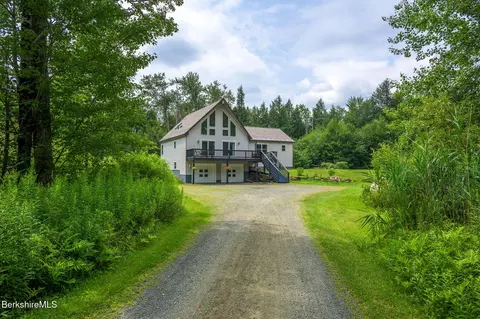 1077 Lovers Lane Rd, Washington, MA 01223