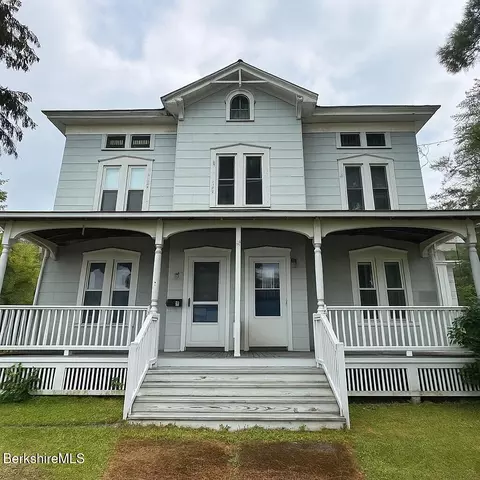 672-676 N Hoosac Rd, Williamstown, MA 01267