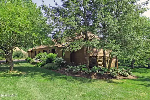 19 Hawthorne Rd #CV 7A, Stockbridge, MA 01262