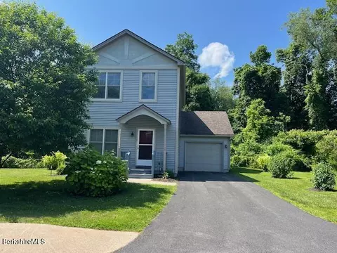 1 Stanley Dr #1, Great Barrington, MA 01230