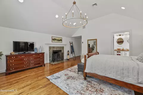 Bedroom - 1 Devon Rd, Stockbridge, MA 01262 photo 1 of 14