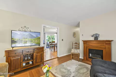 83 Devonshire Dr, Cheshire, MA 01225 photo 12