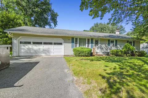 83 Devonshire Dr, Cheshire, MA 01225