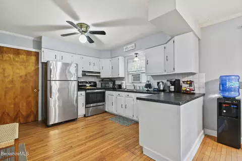83 Devonshire Dr, Cheshire, MA 01225 photo 6