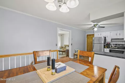 83 Devonshire Dr, Cheshire, MA 01225 photo 9