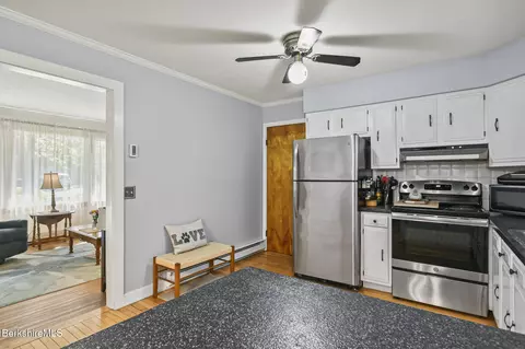 83 Devonshire Dr, Cheshire, MA 01225 photo 8