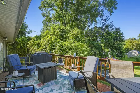 83 Devonshire Dr, Cheshire, MA 01225 photo 3