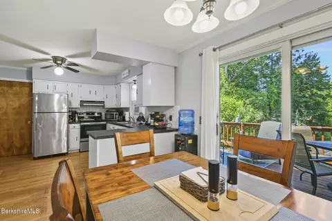 83 Devonshire Dr, Cheshire, MA 01225 photo 10