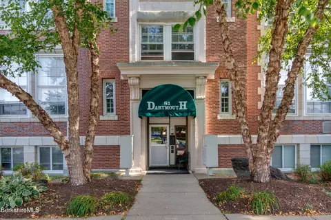 81 Dartmouth St #102, Pittsfield, MA 01201