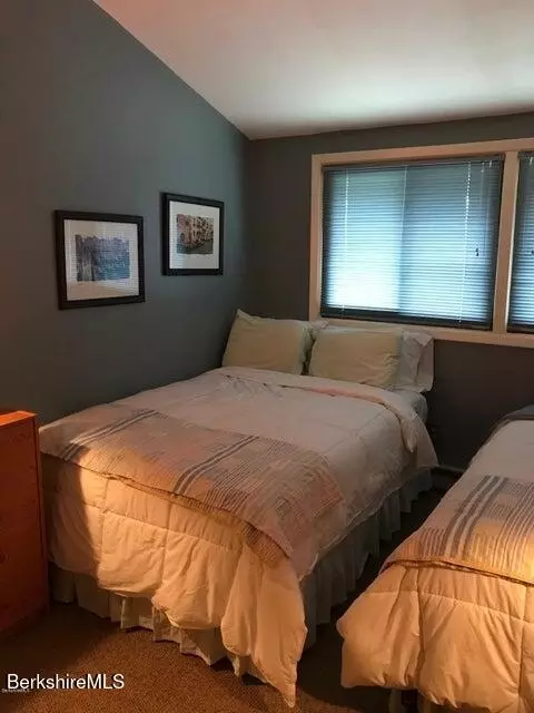 Bedroom - 189 Stratton Rd #E-3, Williamstown, MA 01267 photo 2 of 2